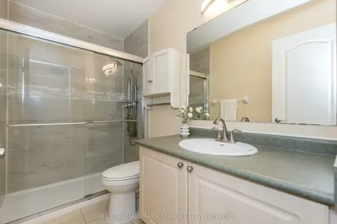 12 Aishford Road Bradford West Gwillimbury ON L3Z 3E3
