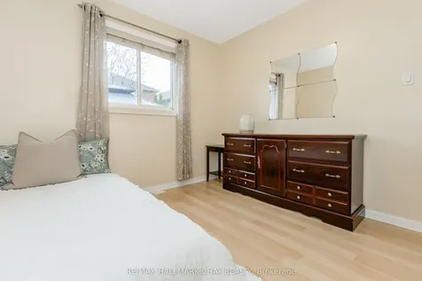 12 Aishford Road Bradford West Gwillimbury ON L3Z 3E3