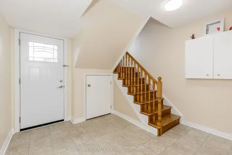 12 Aishford Road Bradford West Gwillimbury ON L3Z 3E3