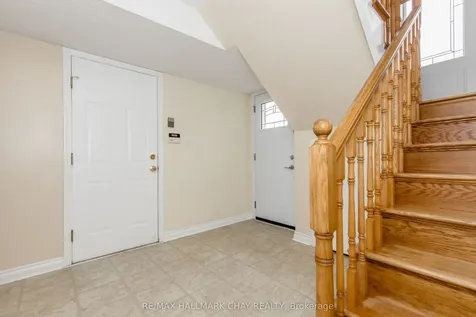 12 Aishford Road Bradford West Gwillimbury ON L3Z 3E3