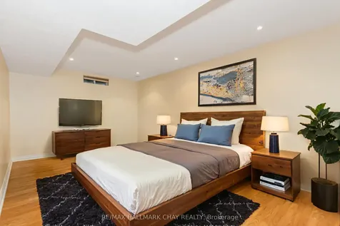 12 Aishford Road Bradford West Gwillimbury ON L3Z 3E3