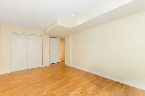 12 Aishford Road Bradford West Gwillimbury ON L3Z 3E3