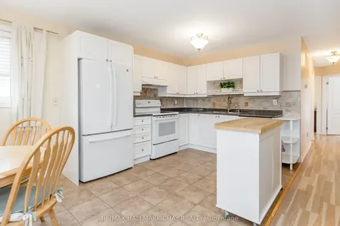 12 Aishford Road Bradford West Gwillimbury ON L3Z 3E3