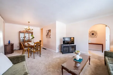 394 Osiris Drive Richmond Hill ON L4C 2P9