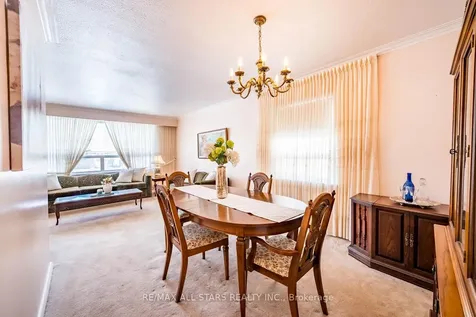 394 Osiris Drive Richmond Hill ON L4C 2P9