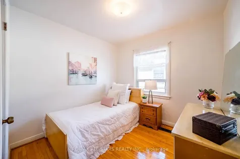 394 Osiris Drive Richmond Hill ON L4C 2P9