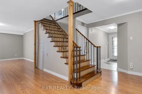 810 Srigley Street Newmarket ON L3Y 1X7