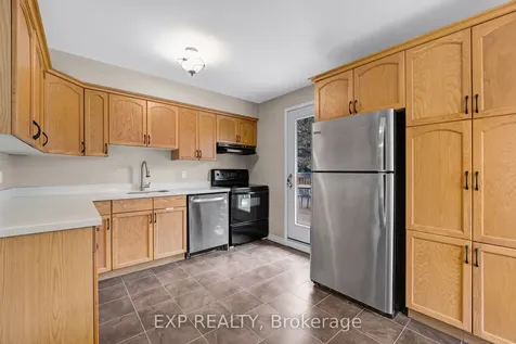 810 Srigley Street Newmarket ON L3Y 1X7