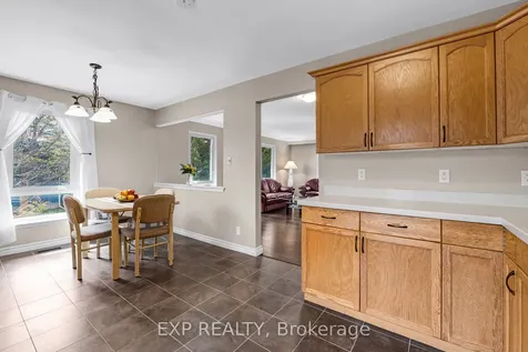 810 Srigley Street Newmarket ON L3Y 1X7
