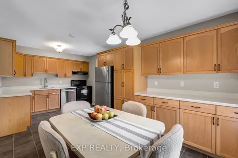 810 Srigley Street Newmarket ON L3Y 1X7