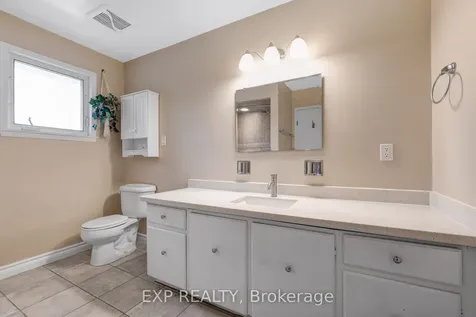 810 Srigley Street Newmarket ON L3Y 1X7
