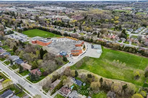 810 Srigley Street Newmarket ON L3Y 1X7