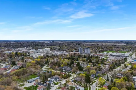 810 Srigley Street Newmarket ON L3Y 1X7