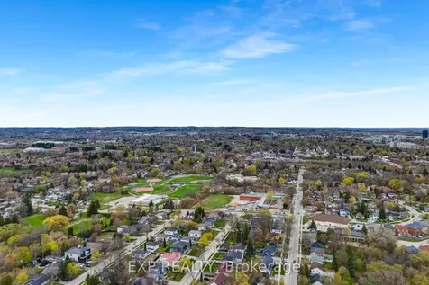 810 Srigley Street Newmarket ON L3Y 1X7