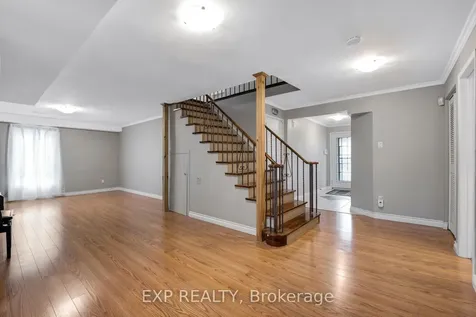 810 Srigley Street Newmarket ON L3Y 1X7