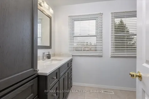 6 Hadera Place Georgina ON L4P 3N6