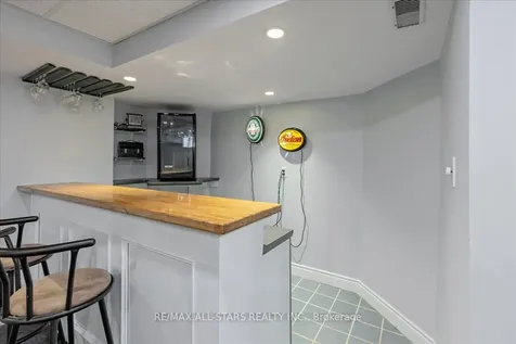 6 Hadera Place Georgina ON L4P 3N6