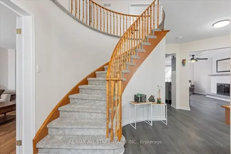 6 Hadera Place Georgina ON L4P 3N6