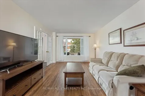 6 Hadera Place Georgina ON L4P 3N6