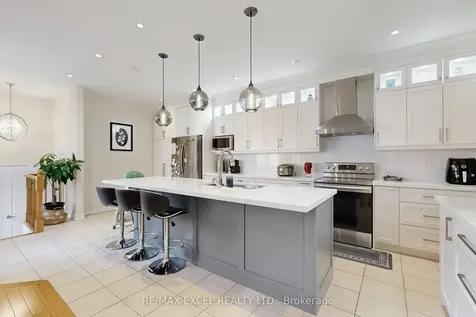 9 Sunnyside Hill Road Markham ON L6B 0X4