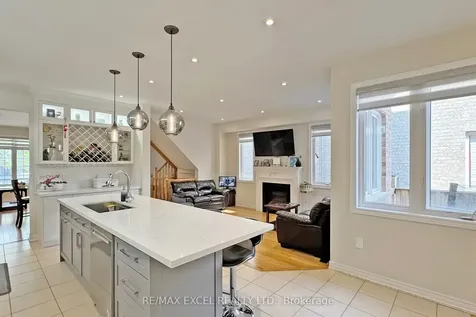 9 Sunnyside Hill Road Markham ON L6B 0X4
