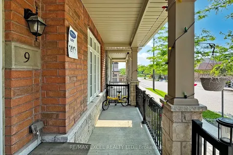 9 Sunnyside Hill Road Markham ON L6B 0X4