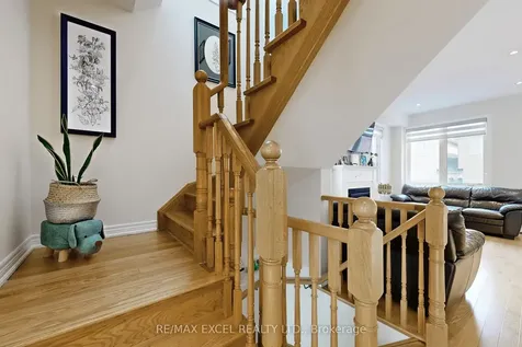 9 Sunnyside Hill Road Markham ON L6B 0X4