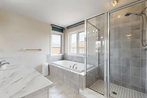 9 Sunnyside Hill Road Markham ON L6B 0X4