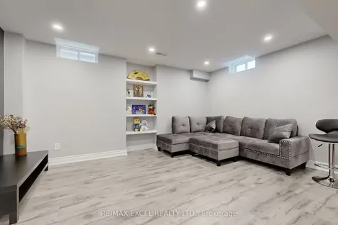 9 Sunnyside Hill Road Markham ON L6B 0X4