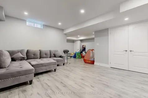 9 Sunnyside Hill Road Markham ON L6B 0X4