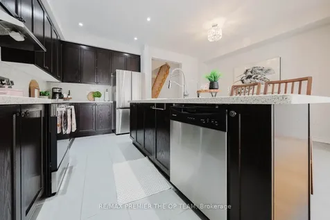 49 Walter Procter Road East Gwillimbury ON L9N 0P1