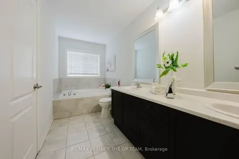 49 Walter Procter Road East Gwillimbury ON L9N 0P1