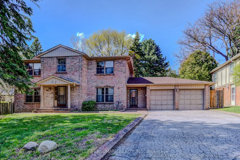 28 Cobblestone Drive Markham ON L3T 4E4