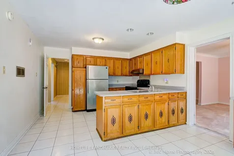 28 Cobblestone Drive Markham ON L3T 4E4