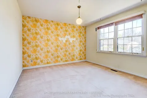 28 Cobblestone Drive Markham ON L3T 4E4