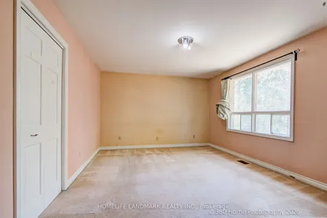 28 Cobblestone Drive Markham ON L3T 4E4