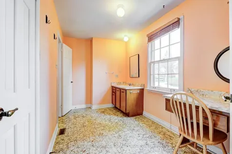 28 Cobblestone Drive Markham ON L3T 4E4