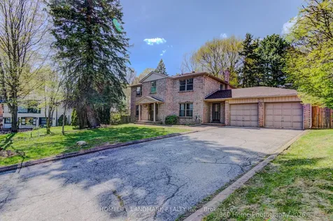 28 Cobblestone Drive Markham ON L3T 4E4