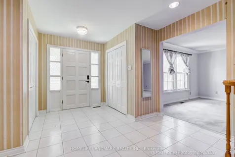 28 Cobblestone Drive Markham ON L3T 4E4