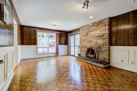 28 Cobblestone Drive Markham ON L3T 4E4