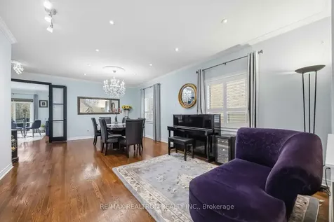 10 Dovetail Drive Richmond Hill ON L4E 5B1