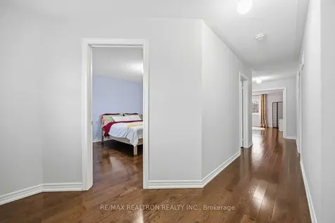 10 Dovetail Drive Richmond Hill ON L4E 5B1