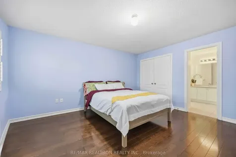 10 Dovetail Drive Richmond Hill ON L4E 5B1