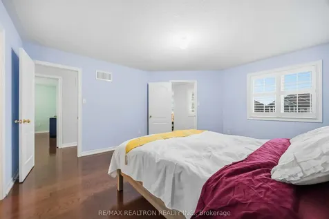 10 Dovetail Drive Richmond Hill ON L4E 5B1