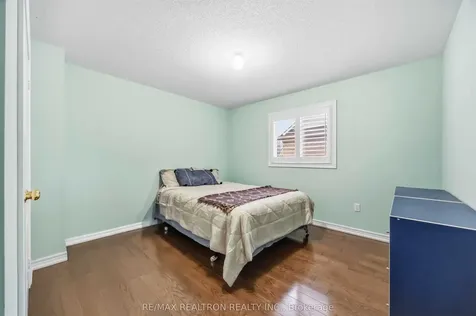 10 Dovetail Drive Richmond Hill ON L4E 5B1