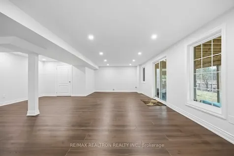 10 Dovetail Drive Richmond Hill ON L4E 5B1