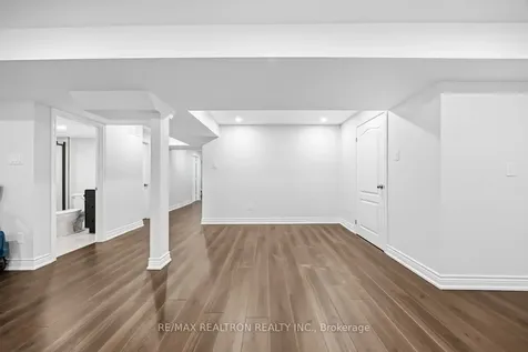 10 Dovetail Drive Richmond Hill ON L4E 5B1