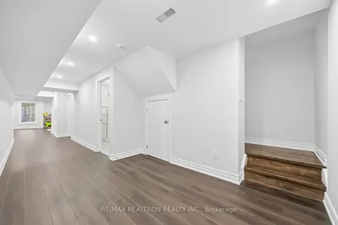 10 Dovetail Drive Richmond Hill ON L4E 5B1