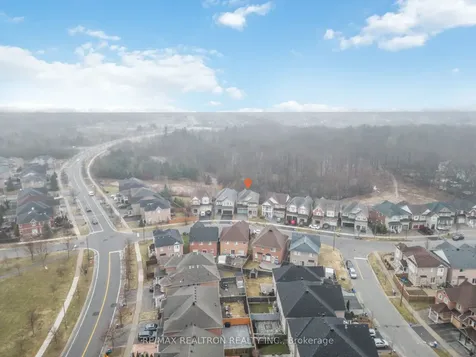 10 Dovetail Drive Richmond Hill ON L4E 5B1