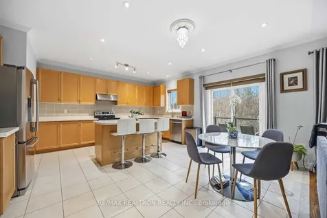 10 Dovetail Drive Richmond Hill ON L4E 5B1